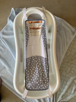 The First Years Sure Comfort Deluxe Newborn-to-Toddler Tub with Sling