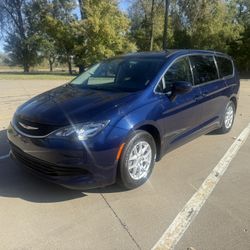 2020 Chrysler Voyager – Rideshare Ready (UberXL Eligible!)