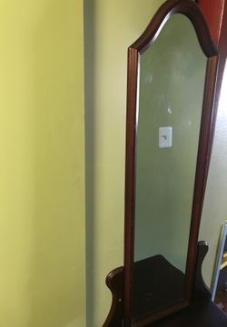 Vintage style mirror stand