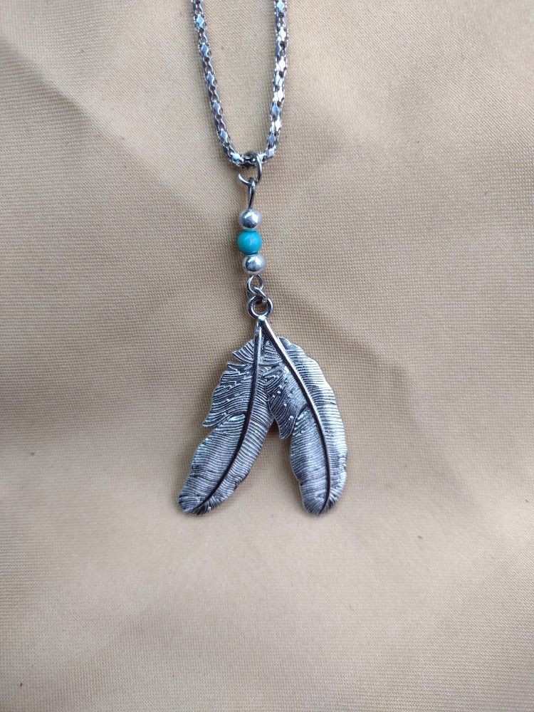 Silver Tone Feather Necklace 
