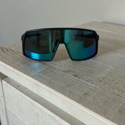 Oakley Sutro S