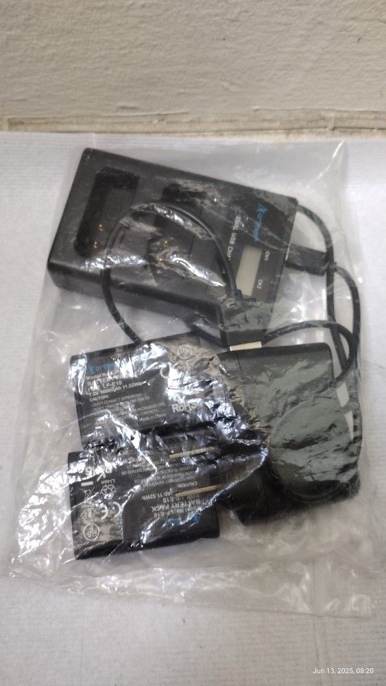 Canon LP-E10 battery And charger Two 2 batteries and one 1 dual charger
New condition
Cannon EOS