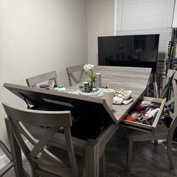 dining Table Great Condition!! Has Storage!!