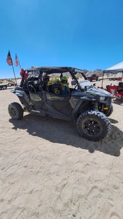 2016 rzr xp4  stock doors