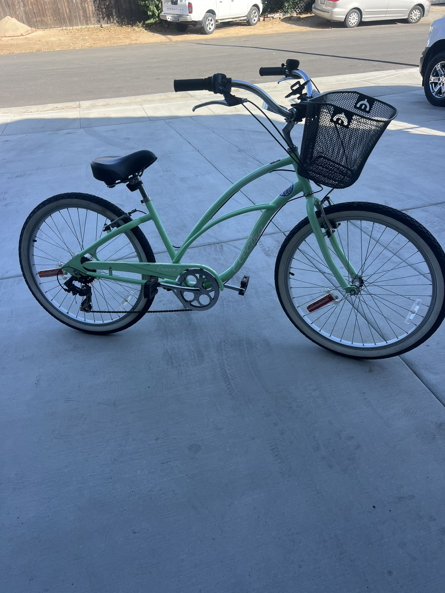 7 speed Electra Cruiser.