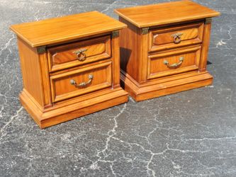 ✨ Vintage Stanley Solid Wood Nightstands 😍 Pair 😍The only Pair You Need! ✨