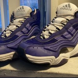 Kobe Sneakers Size 8