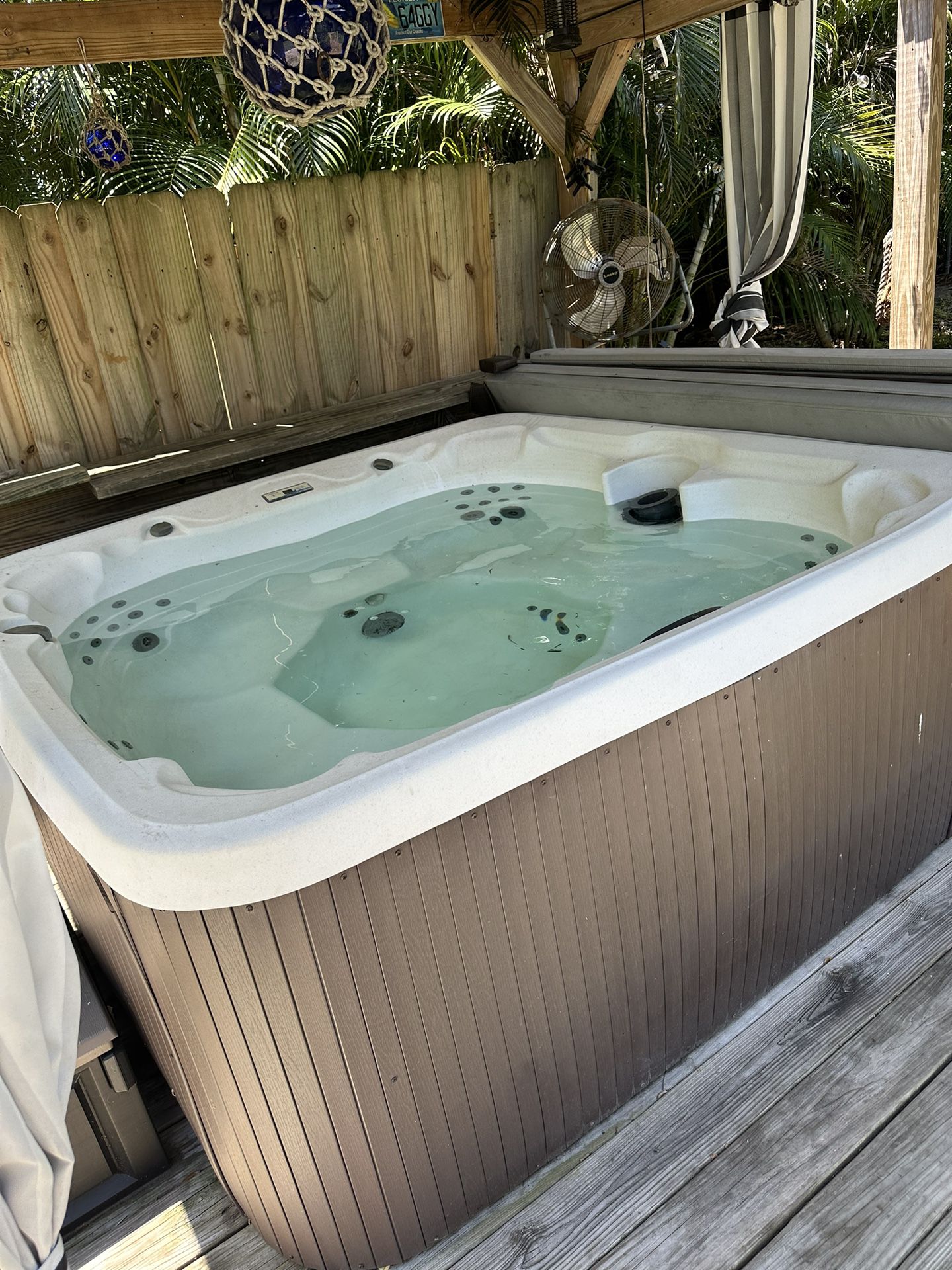 5-6 Person hot Tub Spa Fully Functional Very Good Condition 