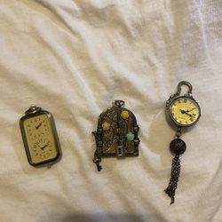 Assorted Trinkets For Necklaces/crafts