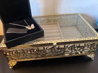 Necklace new in box