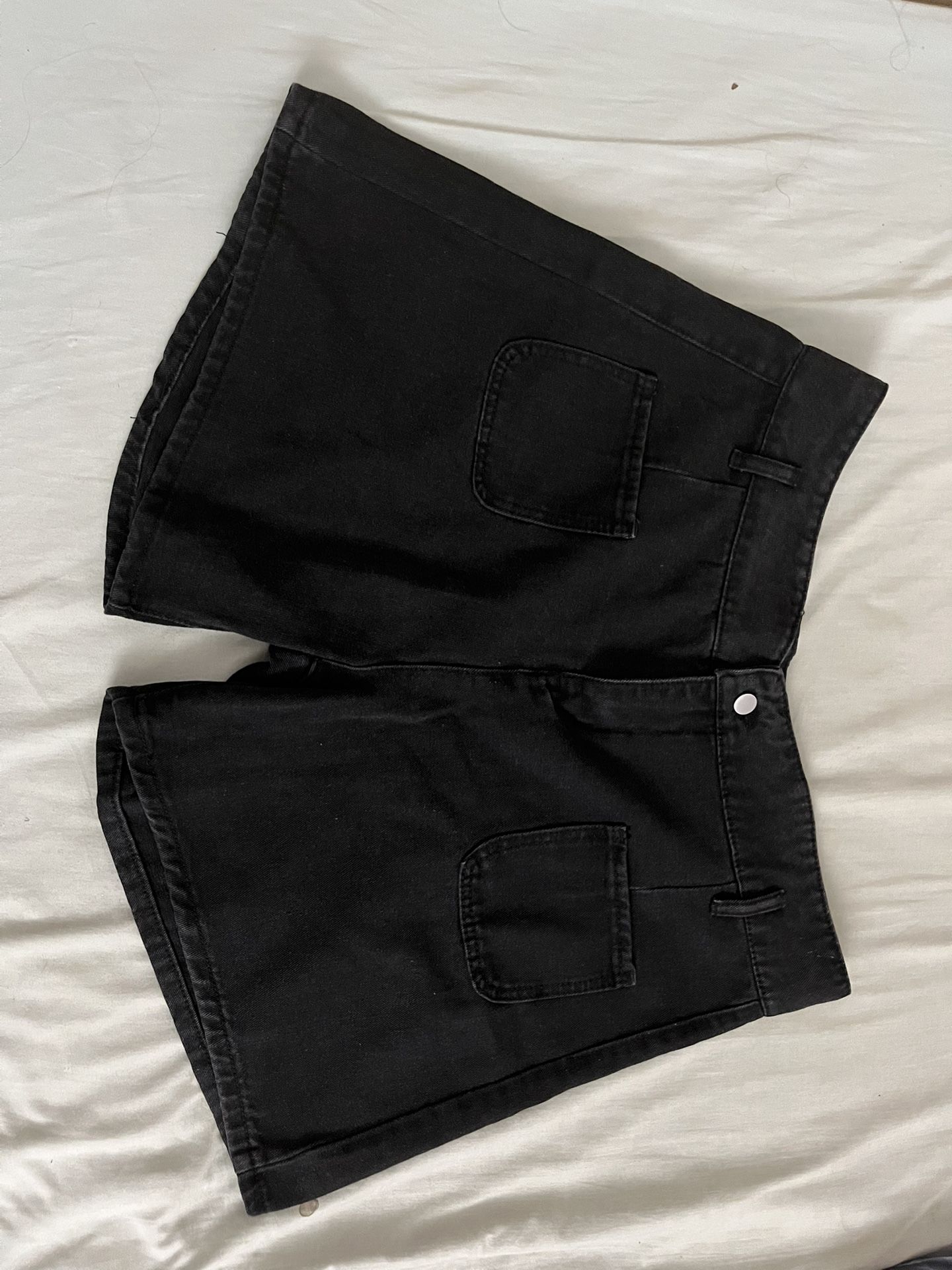 Black Plus Size Denim Shorts โ Comfy & Stylish for Everyday Wear