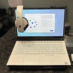 Alienware M17 Laptop & Matching Gaming Set