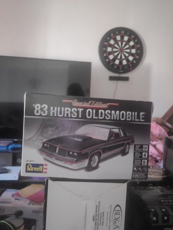 83' Hurst Model 