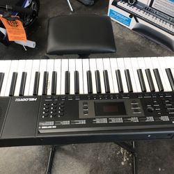 Piano W Keyboard And Stand