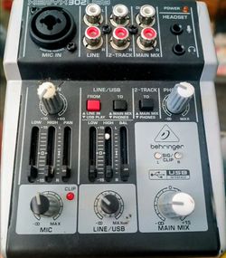 Behringer XENYX 302USB 5-Input Audio Mixer with USB Audio Interface, Mini USB Mixer with Mic Preamp for Podcast, Recording, Streaming & Home Studio