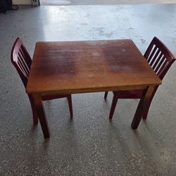 Kids Table & Chairs