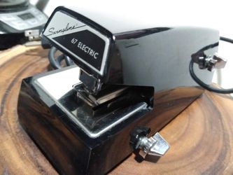 Swingline electric stapler