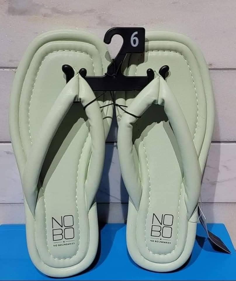 Women's Puffy Flip-flops $5 (one available in size 6)