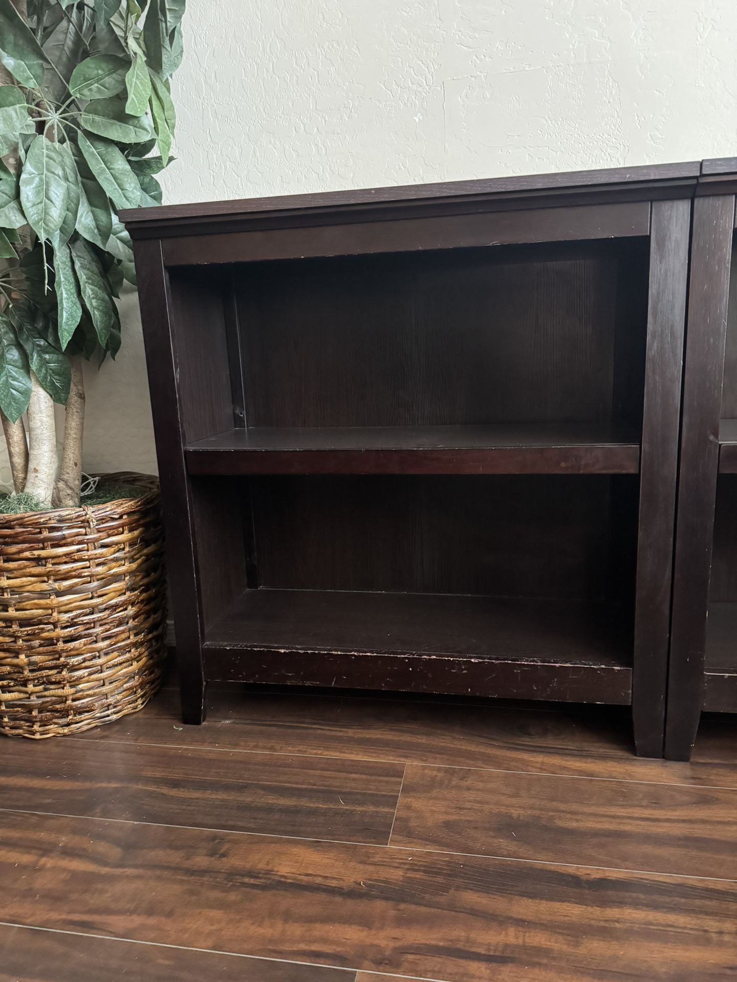 2 Shelf bookcase