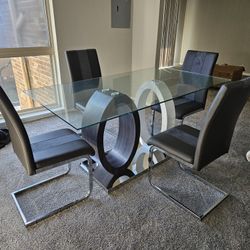 New Stock 5pc Glass Modern Dining Table Set Special 