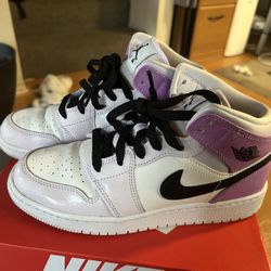 Air Jordan’s Retro 1 Shoes Size 5.5 Youth
