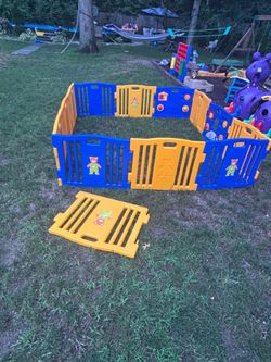13 panels baby gate