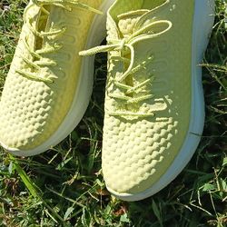 Used Ecco Therap Sunny Lime Size 8 to 8.5 Sneaker