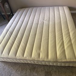 Like New Helix Birch Luxe Organic Latex Hybrid California King Mattress