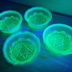 4 Antique EAPG Vaseline Uranium Opalescent Northwood National Victorian  Era Glass Diamond Spearhead Bowls