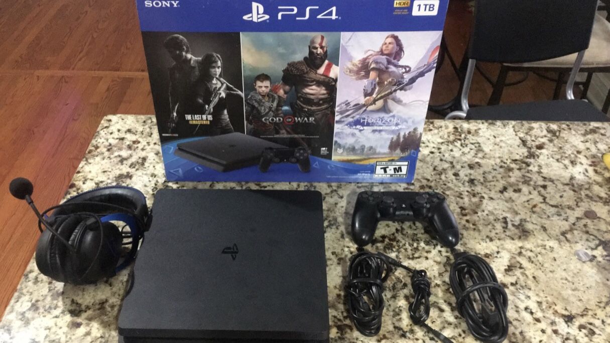 Sony PlayStation 4 slim 1tb