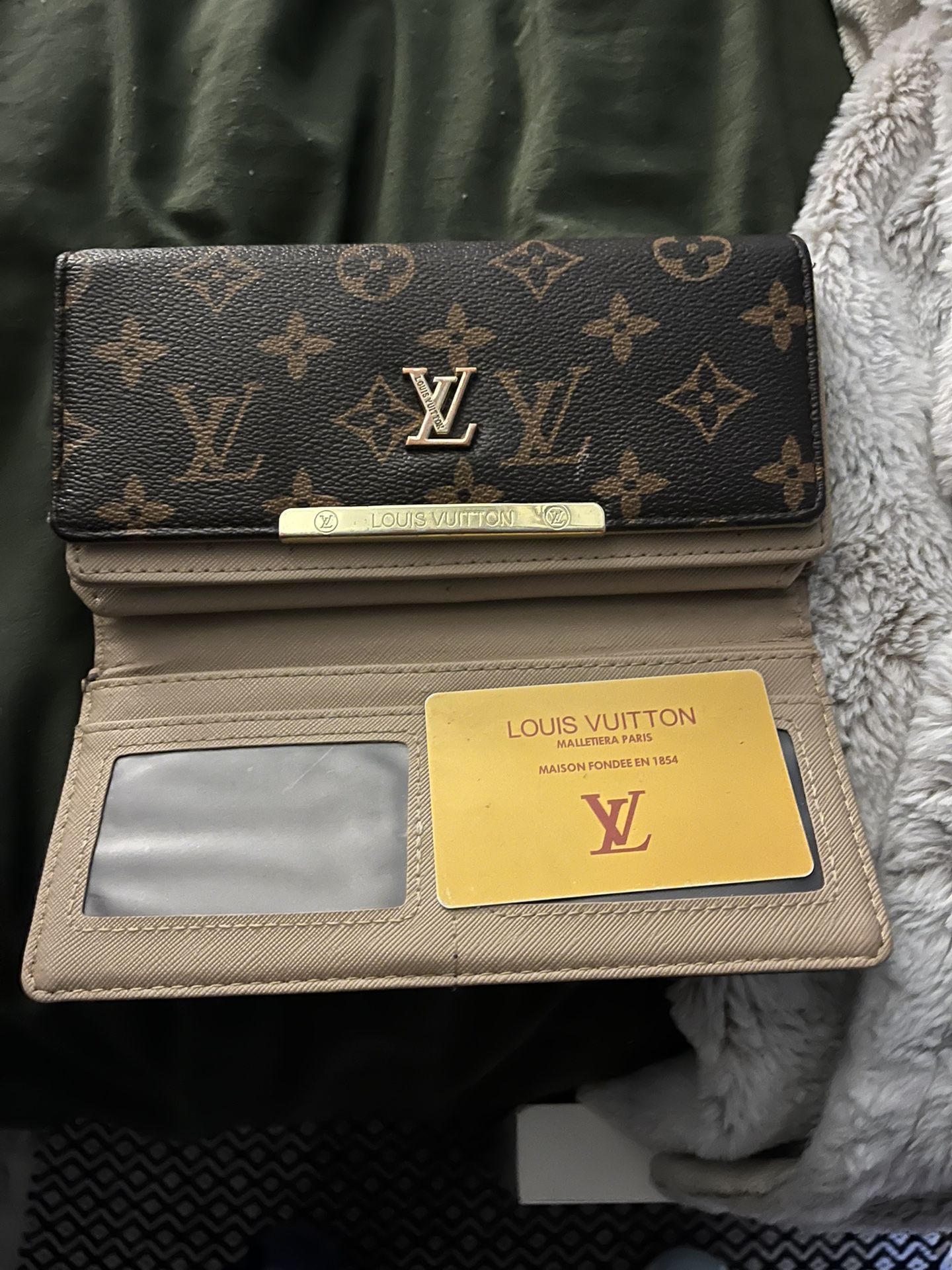 NWOT Louis Vuitton Wallet