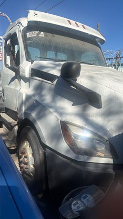 2018 cascadia 126 part out