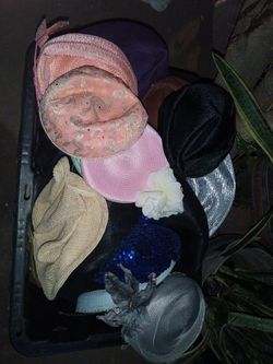 Many vintage hats