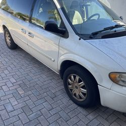2006 Chrysler Town & Country