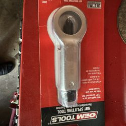 nut splitting tool