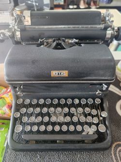 Royal Vintage Manual Typewriter