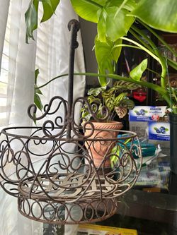 Garden iron basket decor