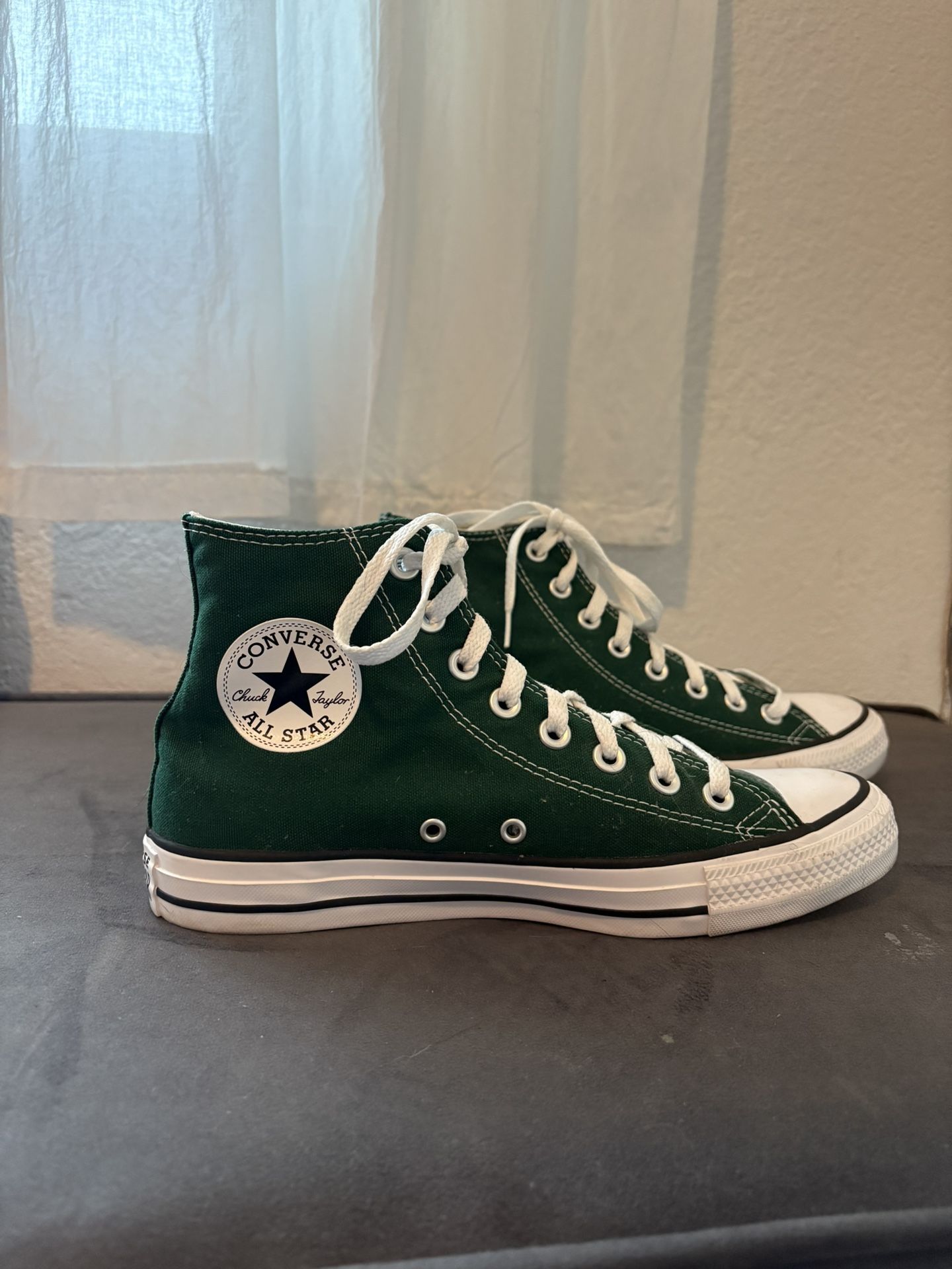 Green Converse Women’s Size 8 1/2