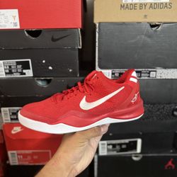DS Kobe 8 Protro University Red size 6.5Y 