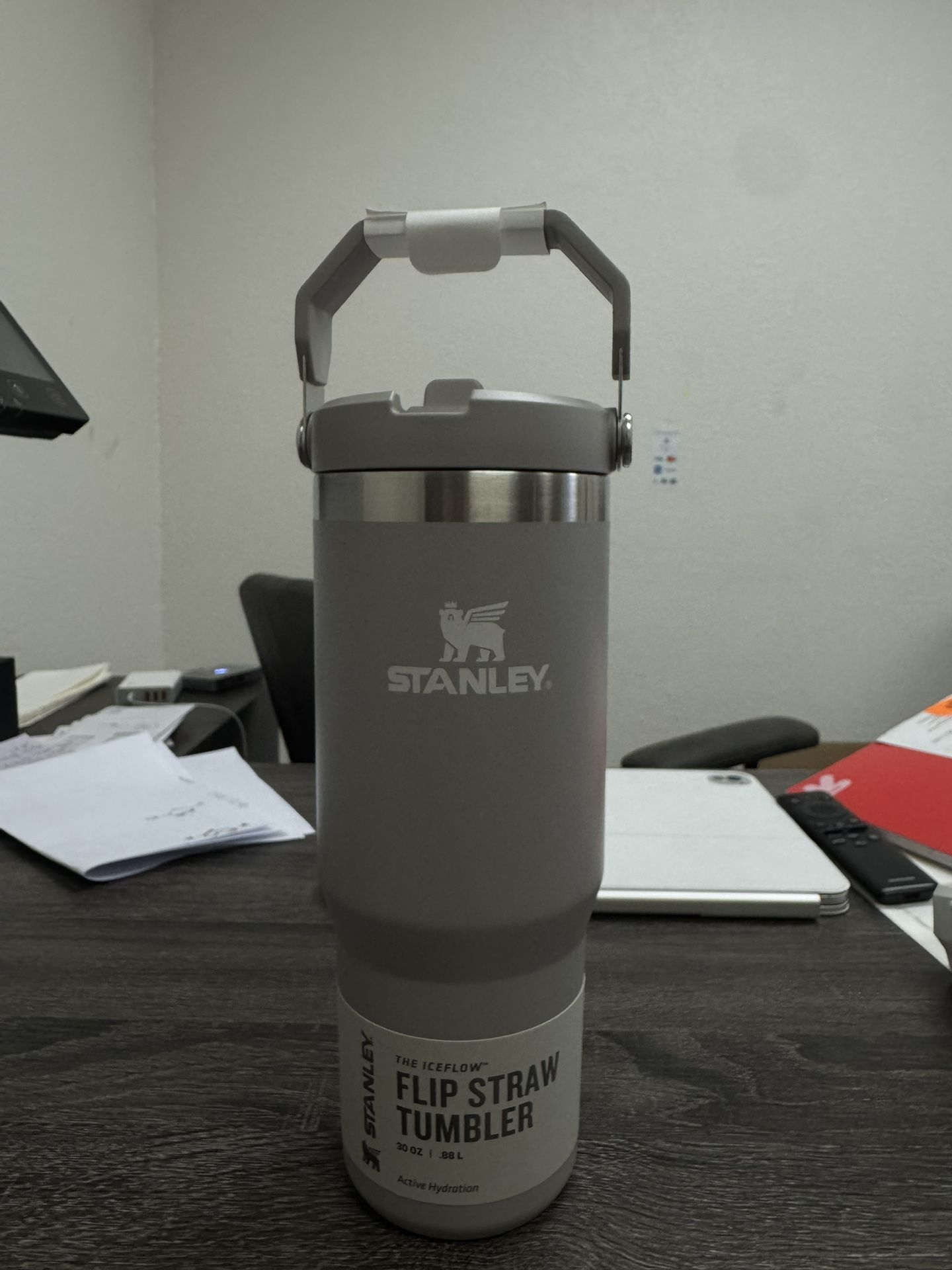 THE ICEFLOW™ FLIP STRAW TUMBLER | 30 OZ