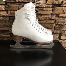 Jackson Classique Skates 2 1/2 B Size 
