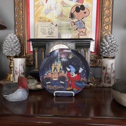Exclusive Tokyo Disneyland 1(contact info removed) Salute to The Parks Collector Plate