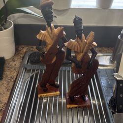 Bahamas statues