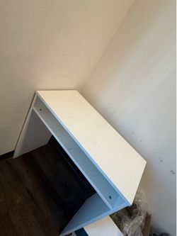 40 in tcl tv, portable ac, 2 computer desks