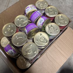 Fancy Feast cat food 