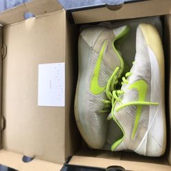 Nike Kobe A.D SE “Glow In The Dark”