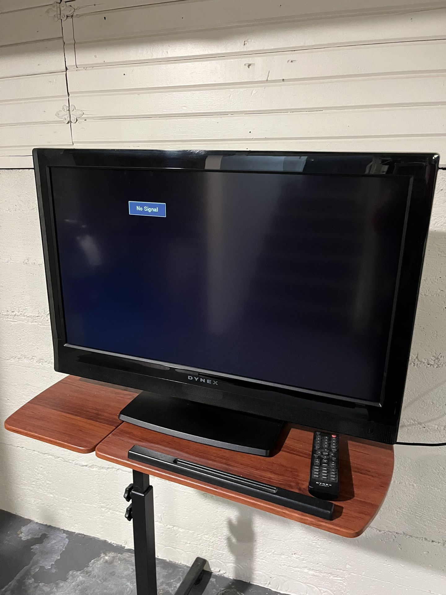 Dynex 32" Class - LCD - 720p - 60Hz - HDTV