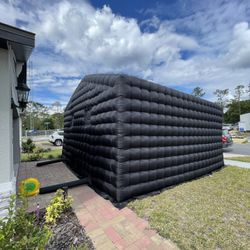 Inflatable 20 x 20 Ft