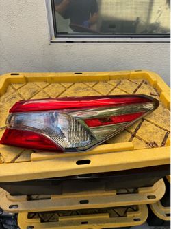 2018 2022 Toyota Camry LE right Stop Light