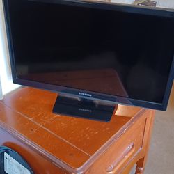 Samsung 24" LCD Television